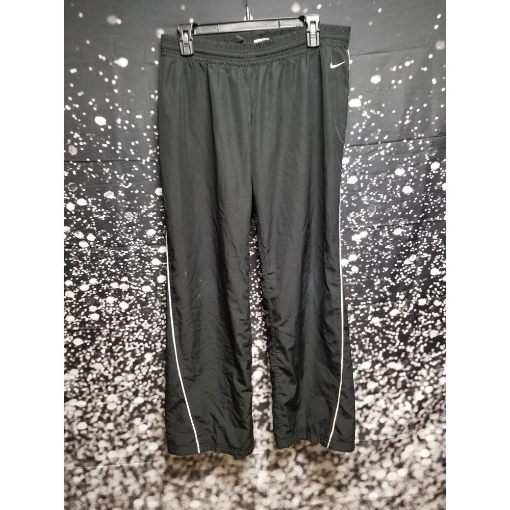Nike medium wind pants